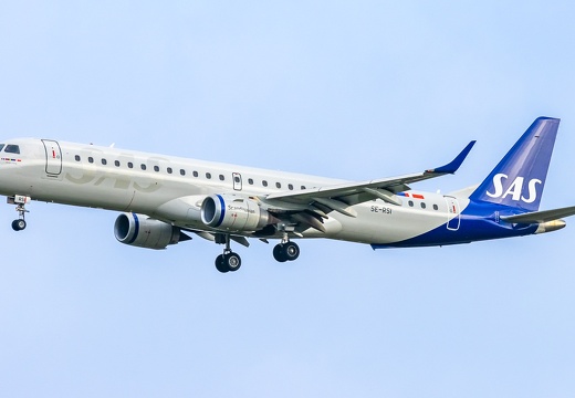 DUS Embraer E195LR SE-RSI