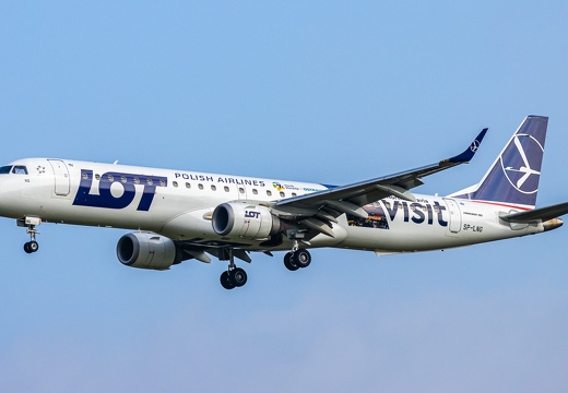 DUS Embraer E195LR SP-LNG (Visit North Moravia Livery)