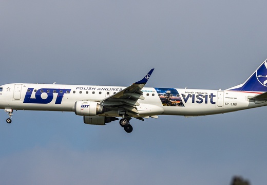 DUS Embraer E195LR SP-LNG (Visit North Moravia Livery)