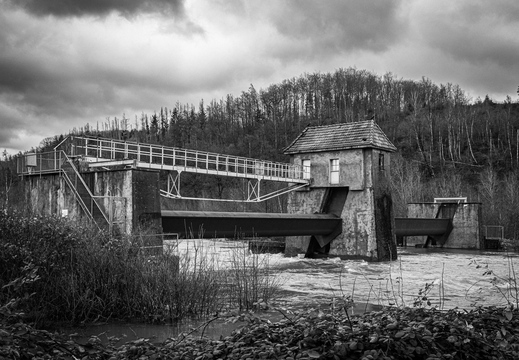 Walzenwehr an der Ruhr
