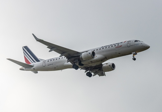 DUS Embraer E190STD F-HBLM